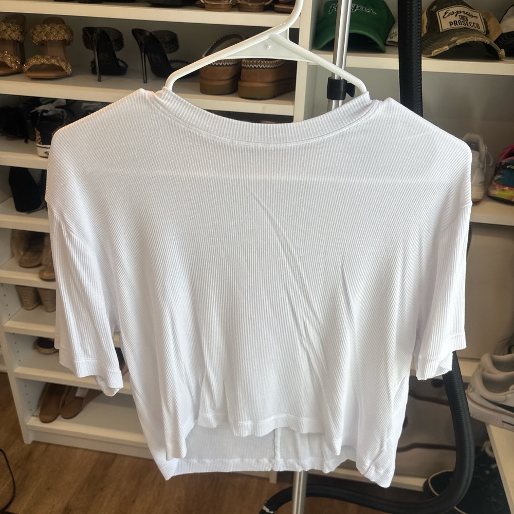 American Eagle Outfitters White Short Sleeve Tee